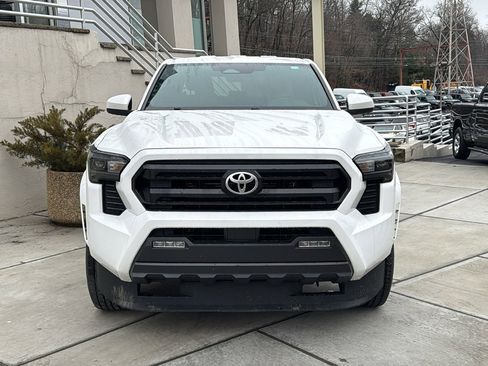 Used 2024 Toyota Tacoma SR5 image 3