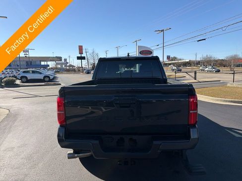 Used 2025 Toyota Tacoma TRD Sport image 4