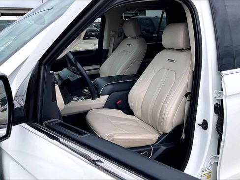 Used 2023 Ford Expedition Max Platinum RWD image 9