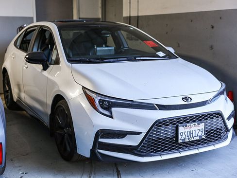 Used 2025 Toyota Corolla XSE FWD image 2