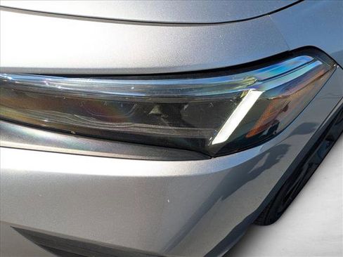 Used 2023 Honda Civic Sport image 4