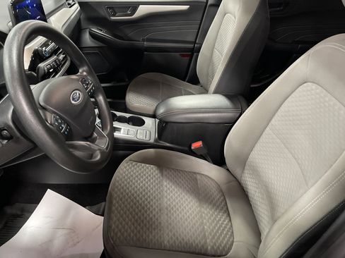 Used 2022 Ford Escape SE image 8