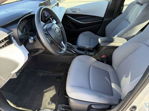Used 2025 Toyota Corolla SE image 12