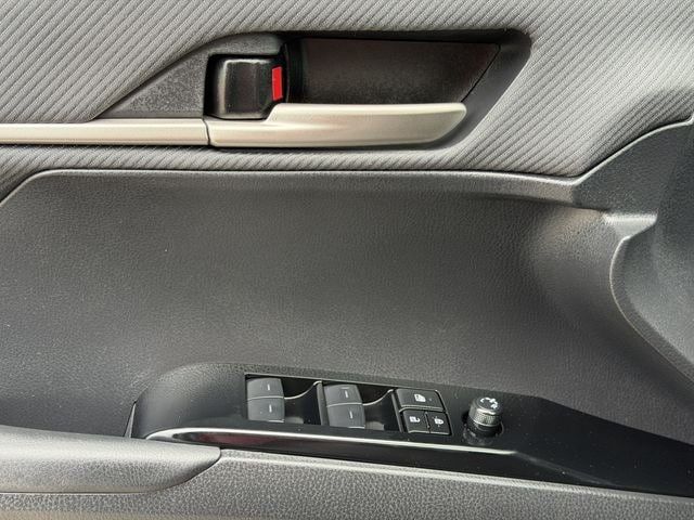 Used 2025 Toyota Camry SE FWD image 22