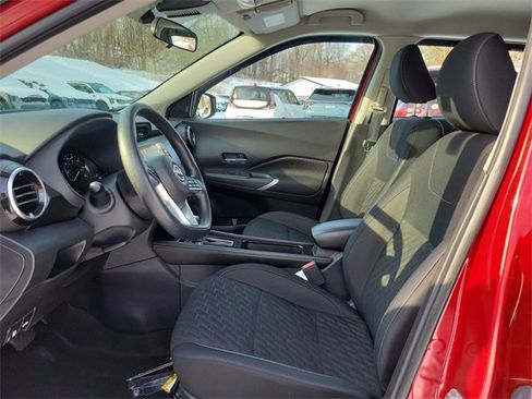 Used 2023 Nissan Kicks SV image 8