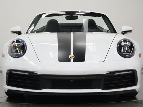 Used 2020 Porsche 911 Carrera image 4