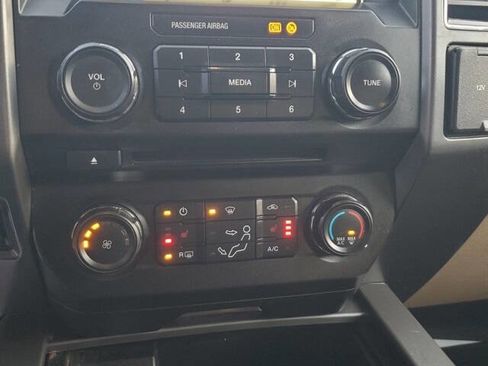 Used 2018 Ford F350 XLT image 36