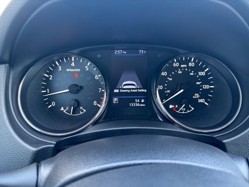 Used 2020 Nissan Rogue SV w/ Sun & Sound Touring Package FWD image 10