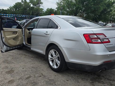 Used 2013 Ford Taurus SEL FWD image 10