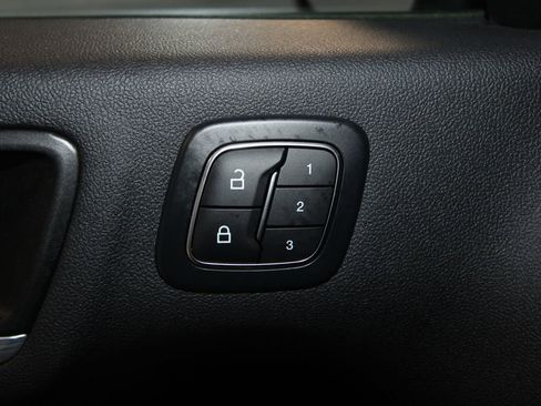 Used 2025 Ford Escape SE w/ PHEV Premium Package image 9