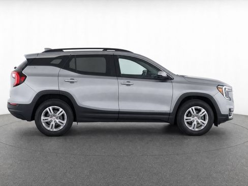 Used 2024 GMC Terrain SLE w/ Driver Convenience Package FWD image 6