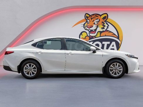 New 2026 Toyota Camry LE FWD image 4