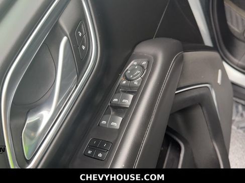 Used 2024 Chevrolet Suburban Z71 w/ Luxury Package AWD/4WD image 11