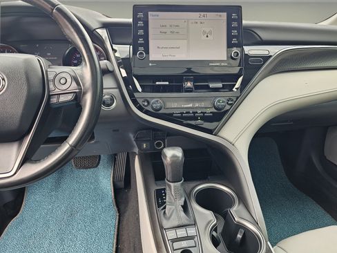 Used 2021 Toyota Camry XSE FWD image 12