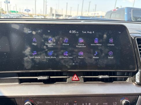 Used 2025 Kia Sportage EX FWD image 11