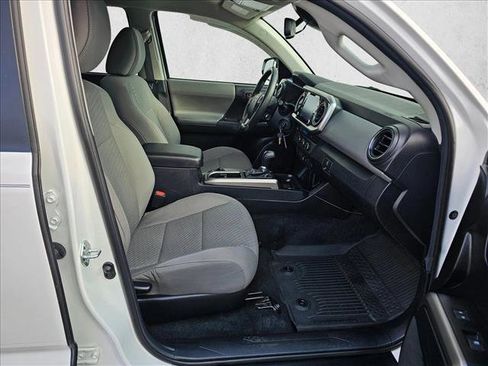 Used 2022 Toyota Tacoma SR5 RWD image 10