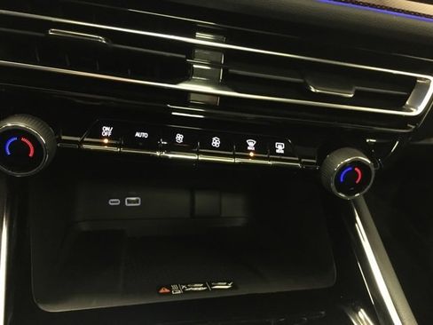 Used 2024 Chevrolet Traverse RS w/ LPO, Floor Liner Package image 27