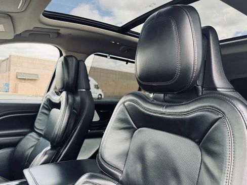 Used 2021 Lincoln Aviator Reserve w/ Equipment Group 202A image 10