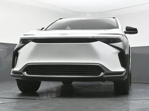 Used 2023 Toyota bZ4X XLE image 50