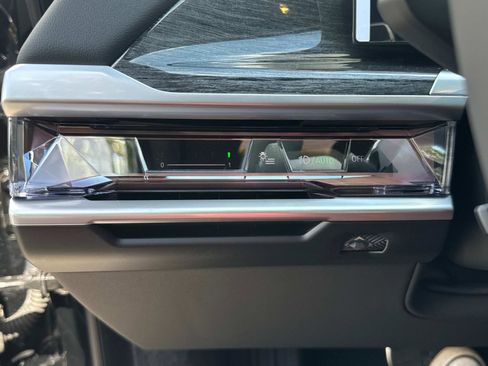 New 2025 BMW 760i xDrive AWD/4WD image 32