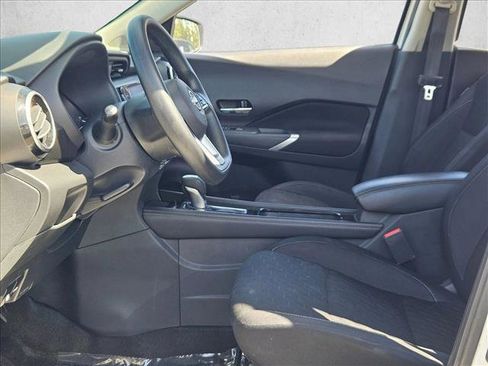 Used 2024 Nissan Kicks SV FWD image 17