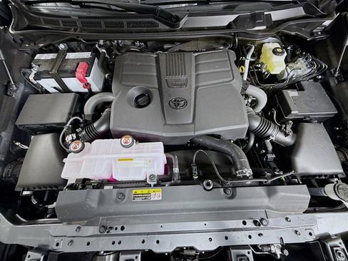 New 2026 Toyota Tundra Platinum AWD/4WD image 30