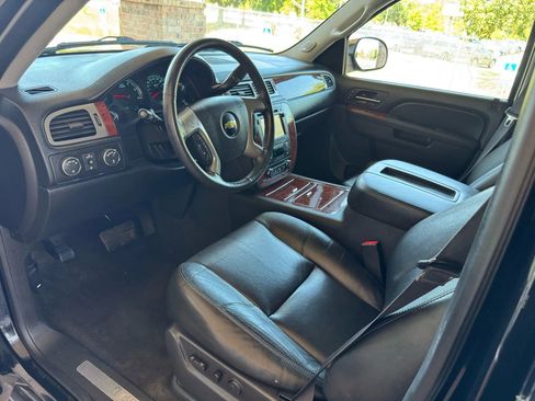 Used 2013 Chevrolet Suburban LTZ image 14