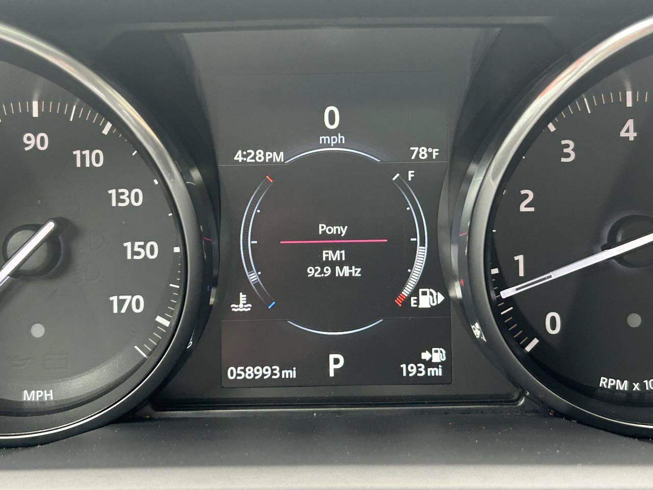 Used 2016 Land Rover Range Rover Sport SE AWD/4WD image 15