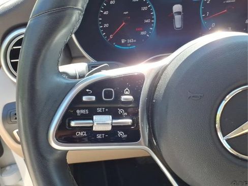 Used 2020 Mercedes-Benz GLC 300 4MATIC image 20