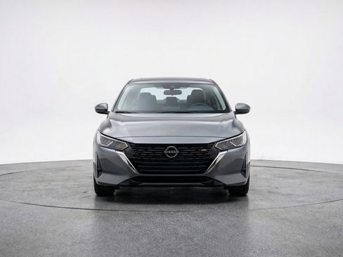Used 2025 Nissan Sentra SV FWD image 2