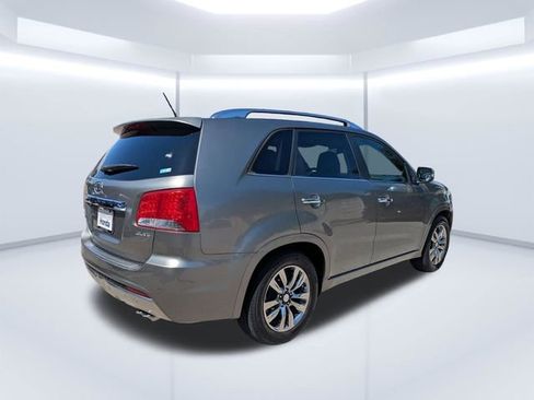 Used 2013 Kia Sorento SX w/ SX Premium Pkg FWD image 4