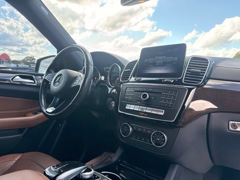 Used 2019 Mercedes-Benz GLS 450 4MATIC image 36