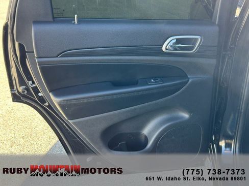 Used 2020 Jeep Grand Cherokee Altitude AWD/4WD image 18