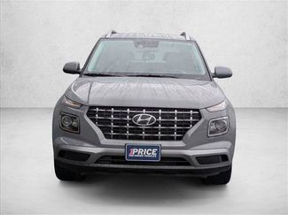 Used 2022 Hyundai Venue SEL video 2