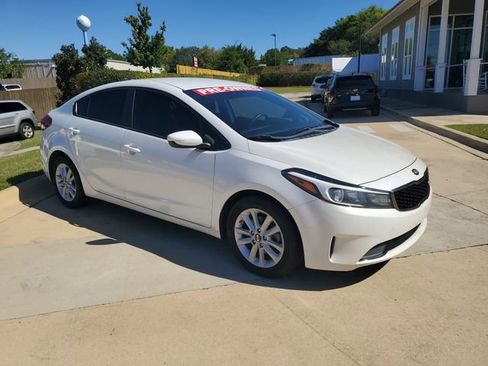 Used 2017 Kia Forte LX w/ LX Popular Package image 7