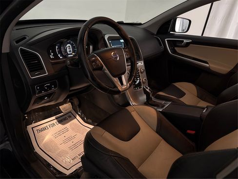 Used 2017 Volvo XC60 T6 Dynamic w/ Preferred Option Package image 36