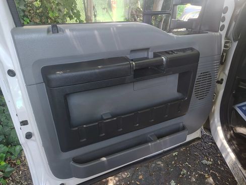 Used 2016 Ford F350 XL w/ Power Equipment Group RWD image 8