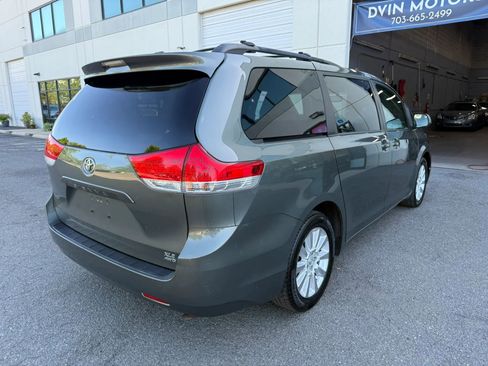 Used 2014 Toyota Sienna XLE AWD/4WD image 12
