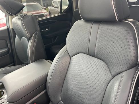 Used 2024 Honda Pilot Elite image 6