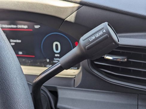 New 2025 Ford Explorer Base image 24