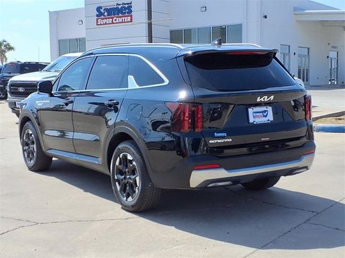 Certified 2025 Kia Sorento S image 5