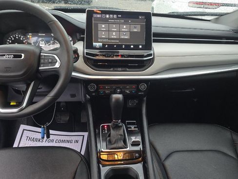 Used 2024 Jeep Compass Limited w/ Sun and Sound Group image 9