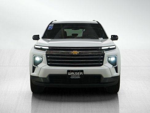 Used 2024 Chevrolet Traverse LT image 8