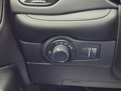 Used 2024 Dodge Durango SXT image 17