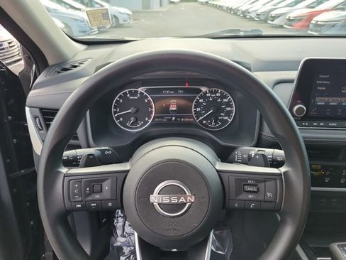 Used 2024 Nissan Rogue S FWD image 22