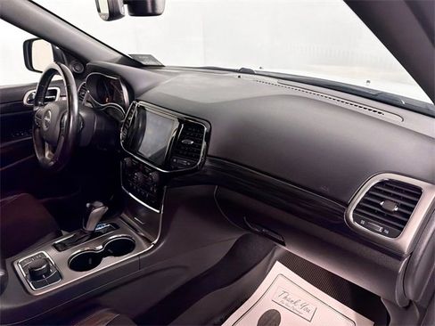 Used 2020 Jeep Grand Cherokee Altitude image 27