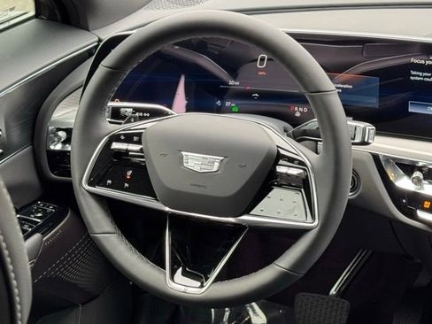 New 2025 Cadillac Lyriq Luxury image 24