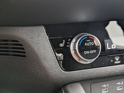 New 2026 Mitsubishi Outlander LE FWD image 29