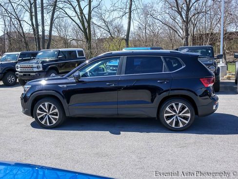 Used 2023 Volkswagen Taos SE image 4