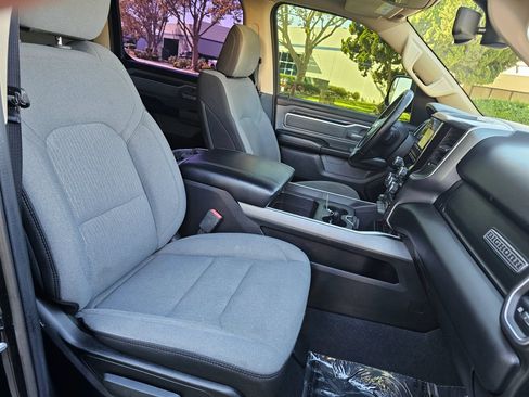 Used 2019 RAM 1500 Big Horn AWD/4WD image 24